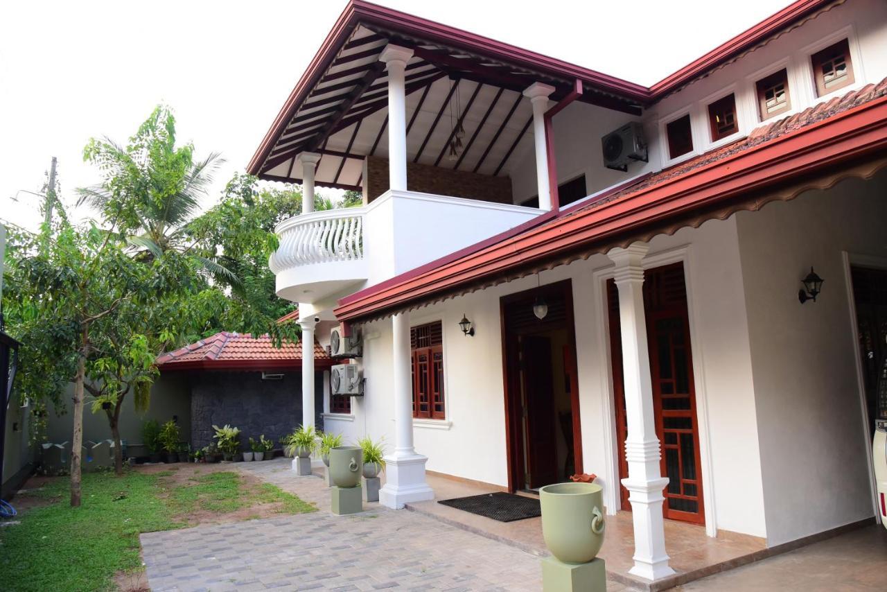 Airport Blessings Villa Katunayake Exterior photo